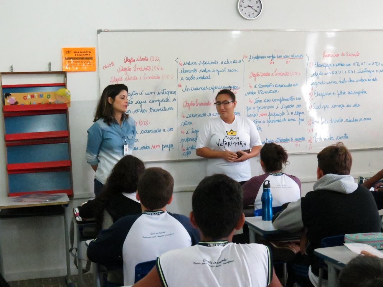 Imagem representando uma apresentação para os alunos no projeto Fiel Camarada
