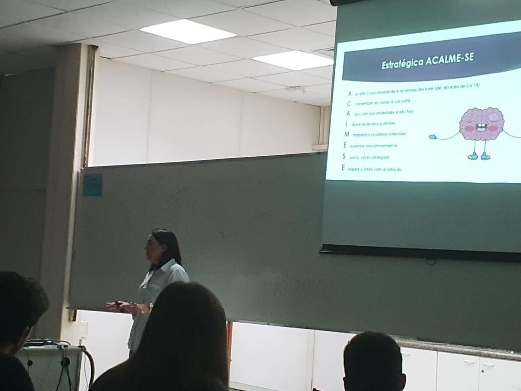 Imagem representando uma apresentação no slide acalma-se