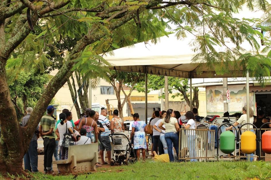 Imagem representando uma fila para o cadastro no brechó no projeto street store