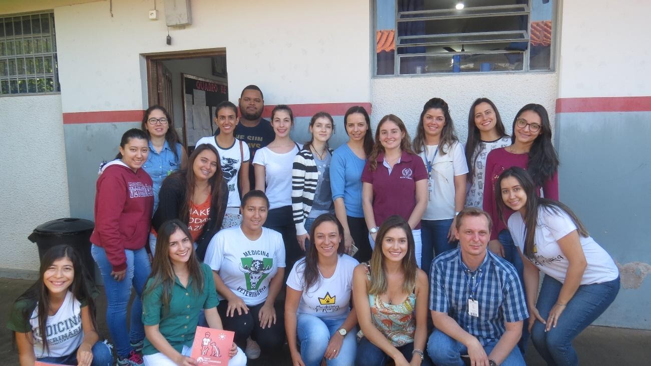 Imagem representando um grupo de alunos no projeto Fiel Camarada