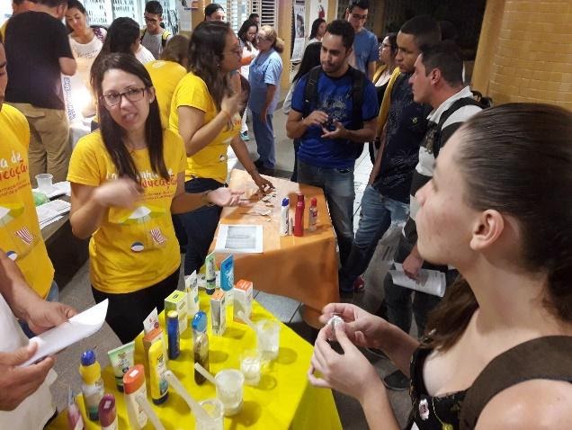 Imagem representando alguns dos stands do projeto